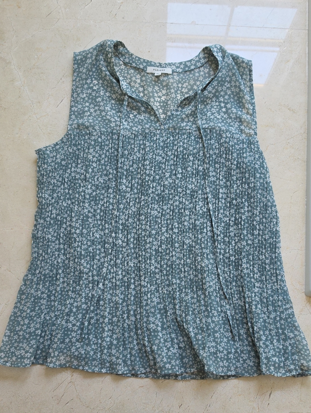 Pleione Sleeveless Sage Green Floral Pleated Top